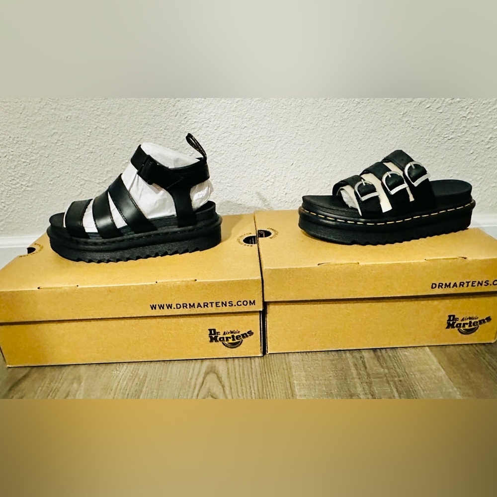 Dr. Martens women’s sandels